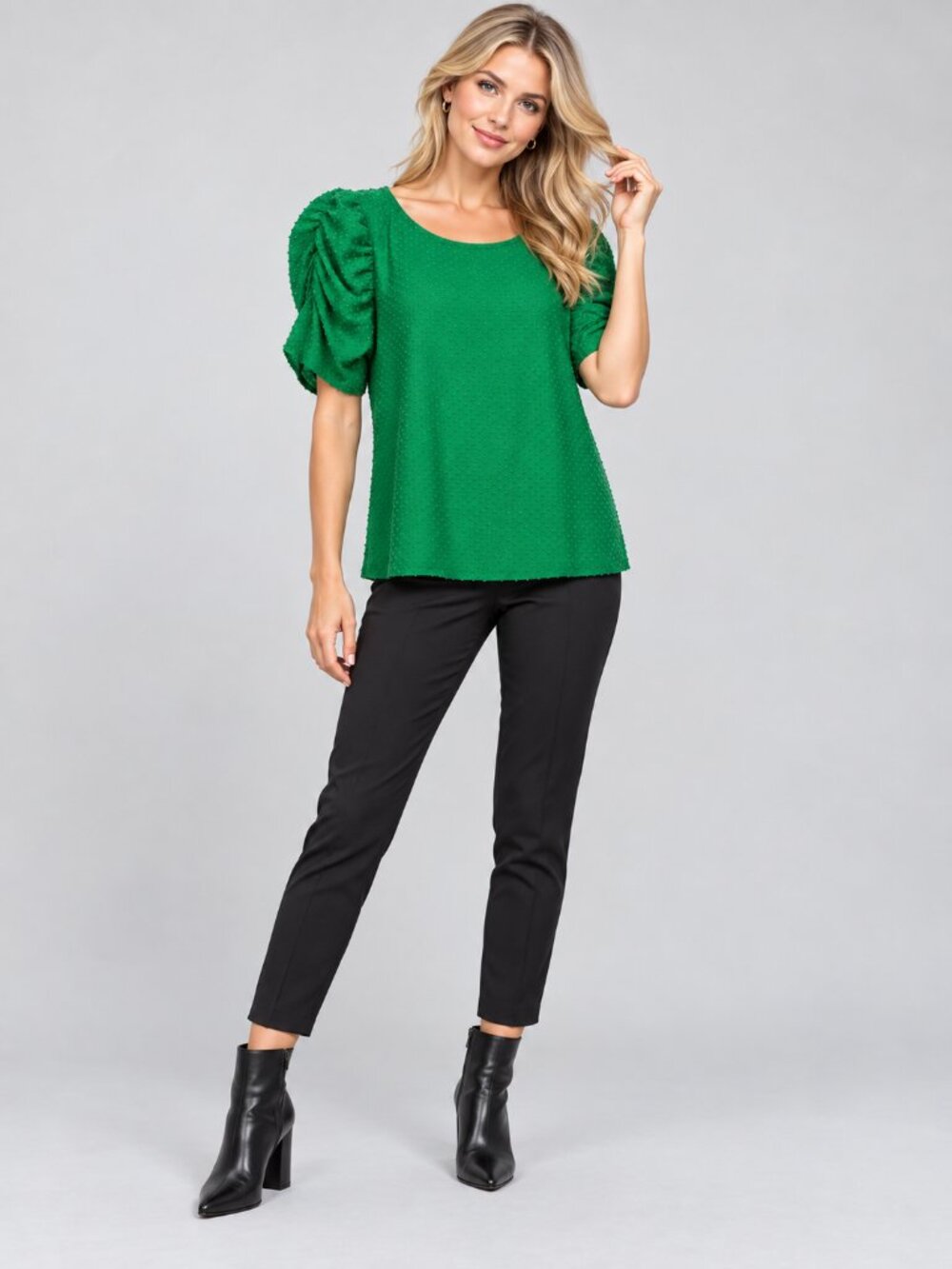 2/$30 Women’s Kelly Green Swiss Dot Puff Sleeve Scoop Neck Blouse Top Size M